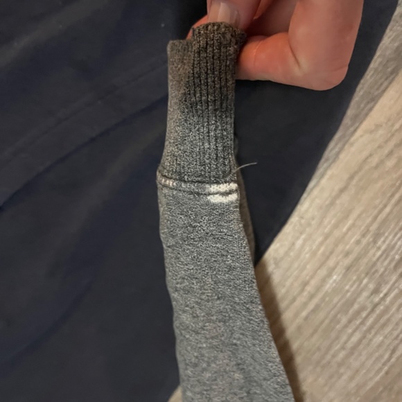 Quicksilver hoodie Med - Picture 6 of 8